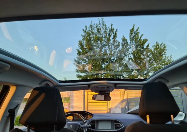 Peugeot 308 cena 28700 przebieg: 199079, rok produkcji 2014 z Prochowice małe 137